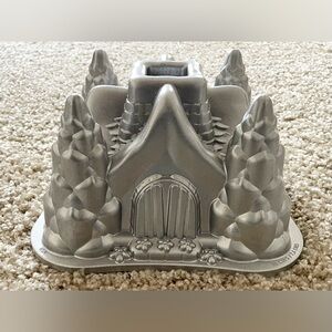 Nordic ware Fairytale cottage Bundt pan